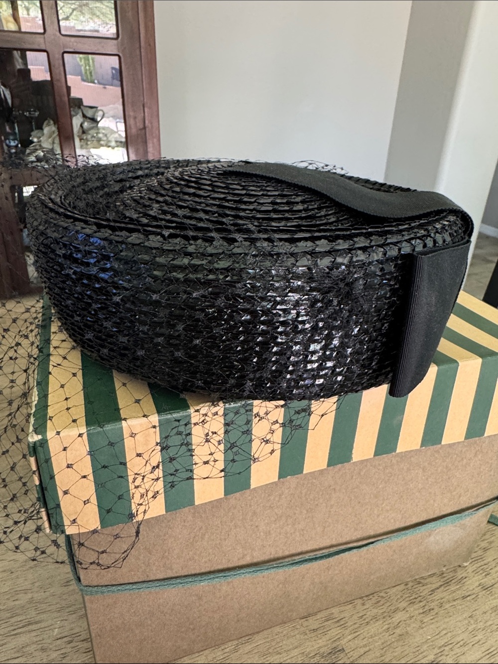Vintage Jelleff’s GORGEOUS black pillbox hat by Betmar